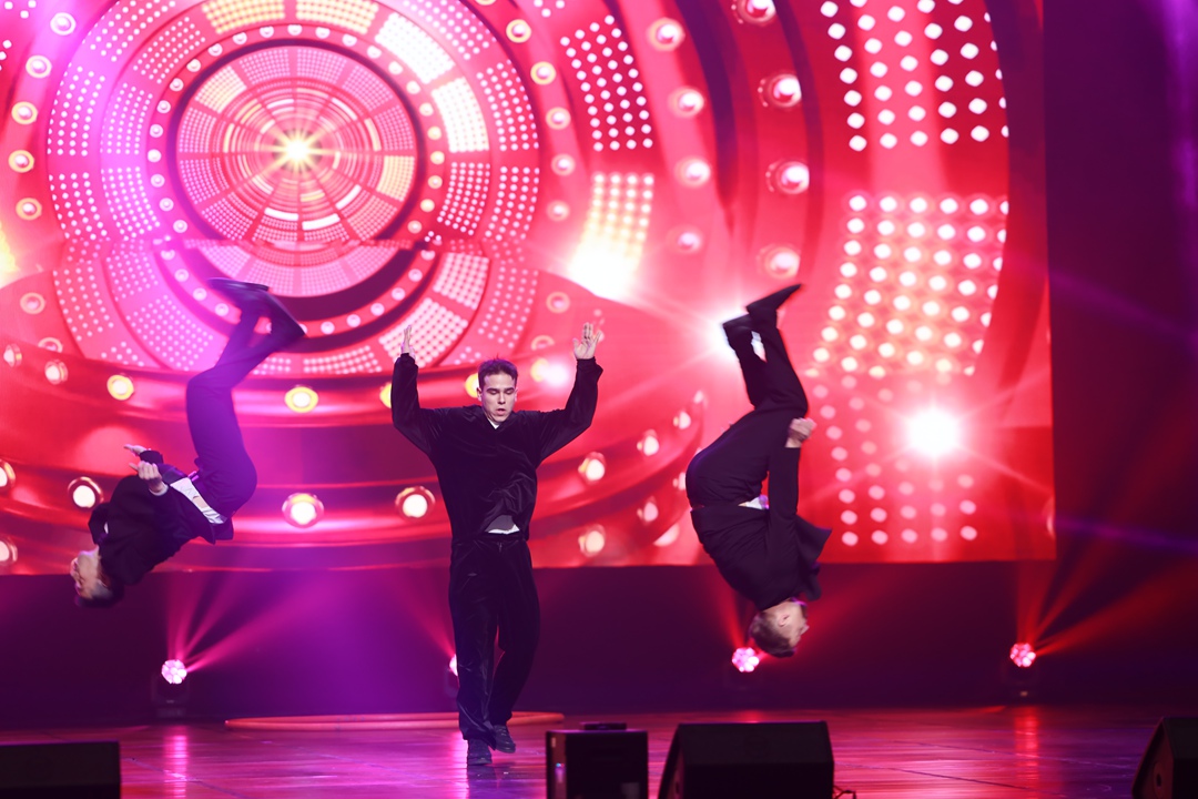 Performers on Stage