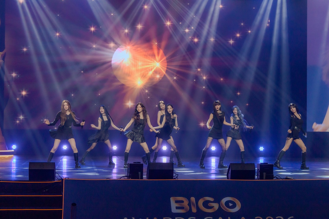 tripleS Performance